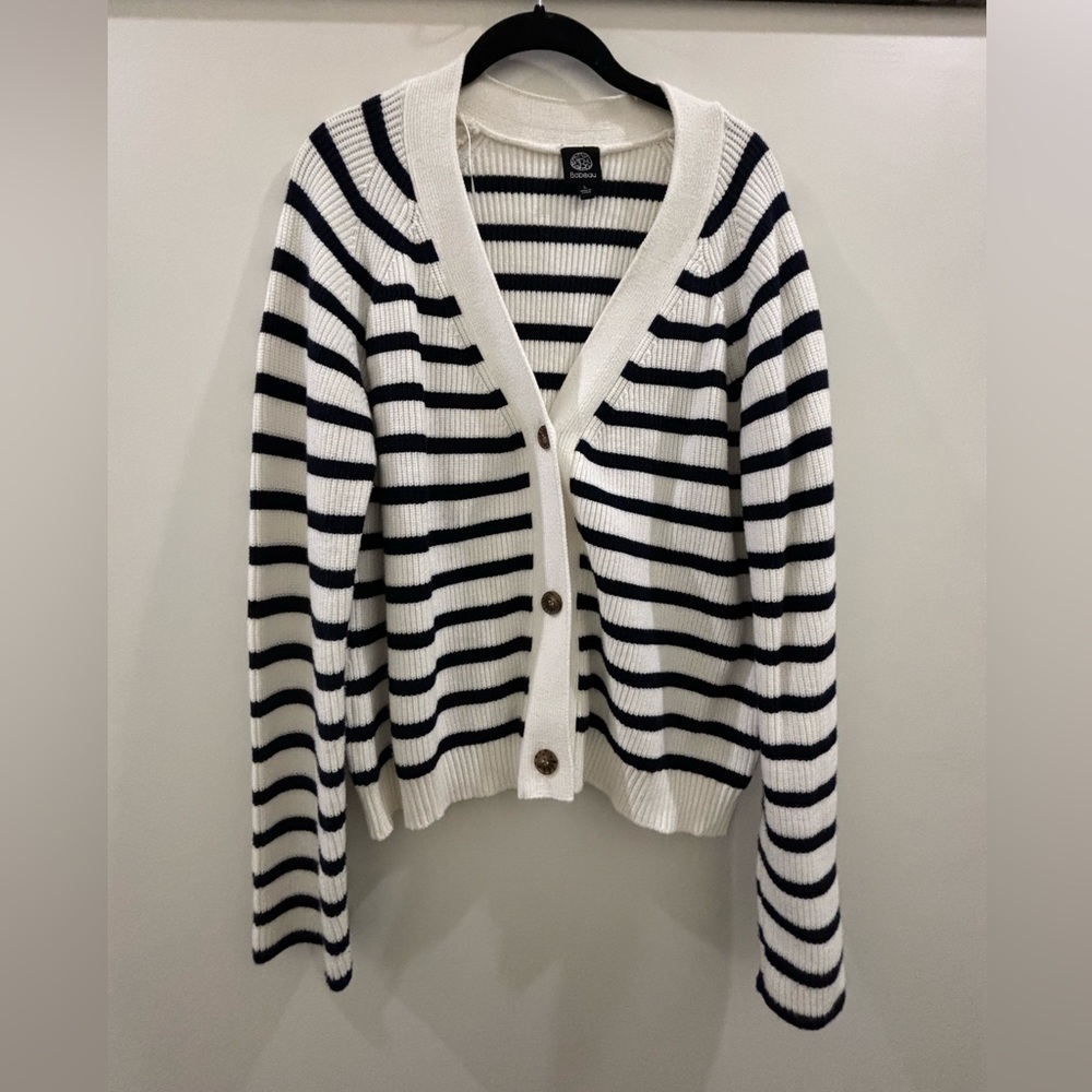 Navy/white cardigan. Size: L.